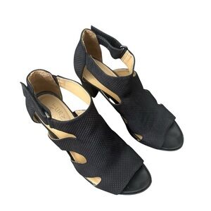 Naturalizer Black Leather Open Toe Sandals Size 8